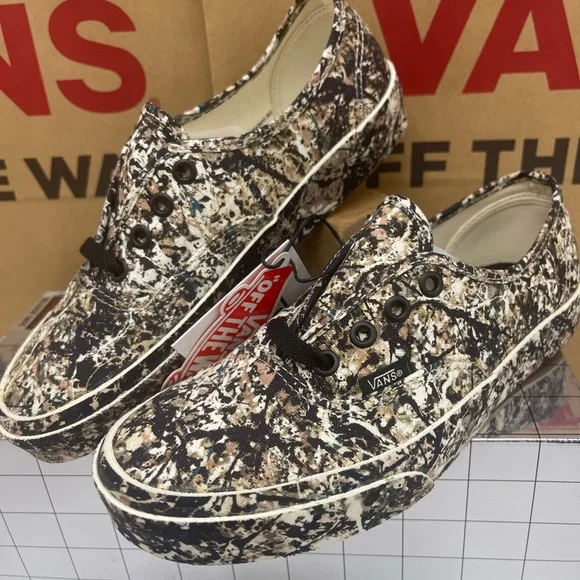 Vans Men’s Authentic
(Moma) Jackson Pollock Sneakers
VN0A2Z5|18K Abstract Black - Picture 7 of 16